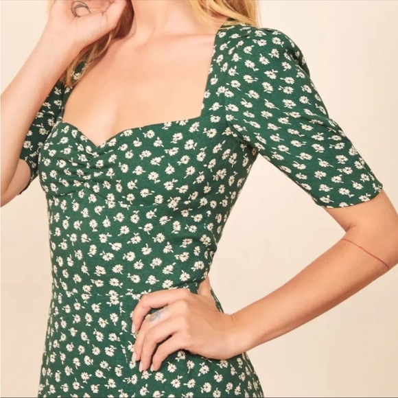 Reformation, Aritzia, Shopbop, Revolve Discounted 💓 - Picture 4 of 11